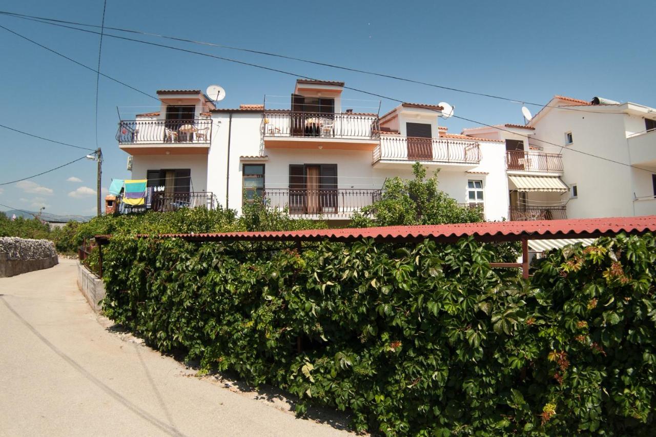 Apartments By The Sea Slatine, Ciovo - 12176 Kültér fotó