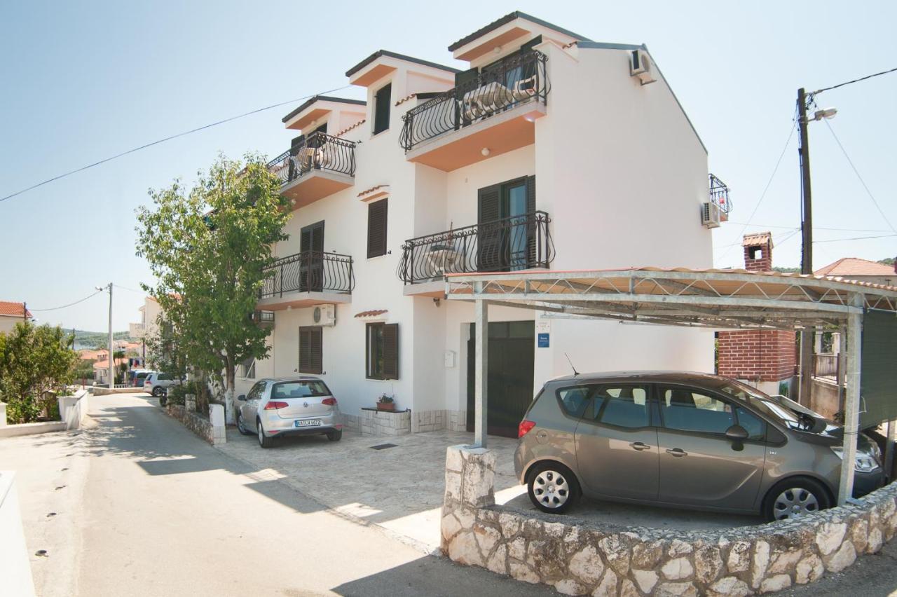 Apartments By The Sea Slatine, Ciovo - 12176 Kültér fotó