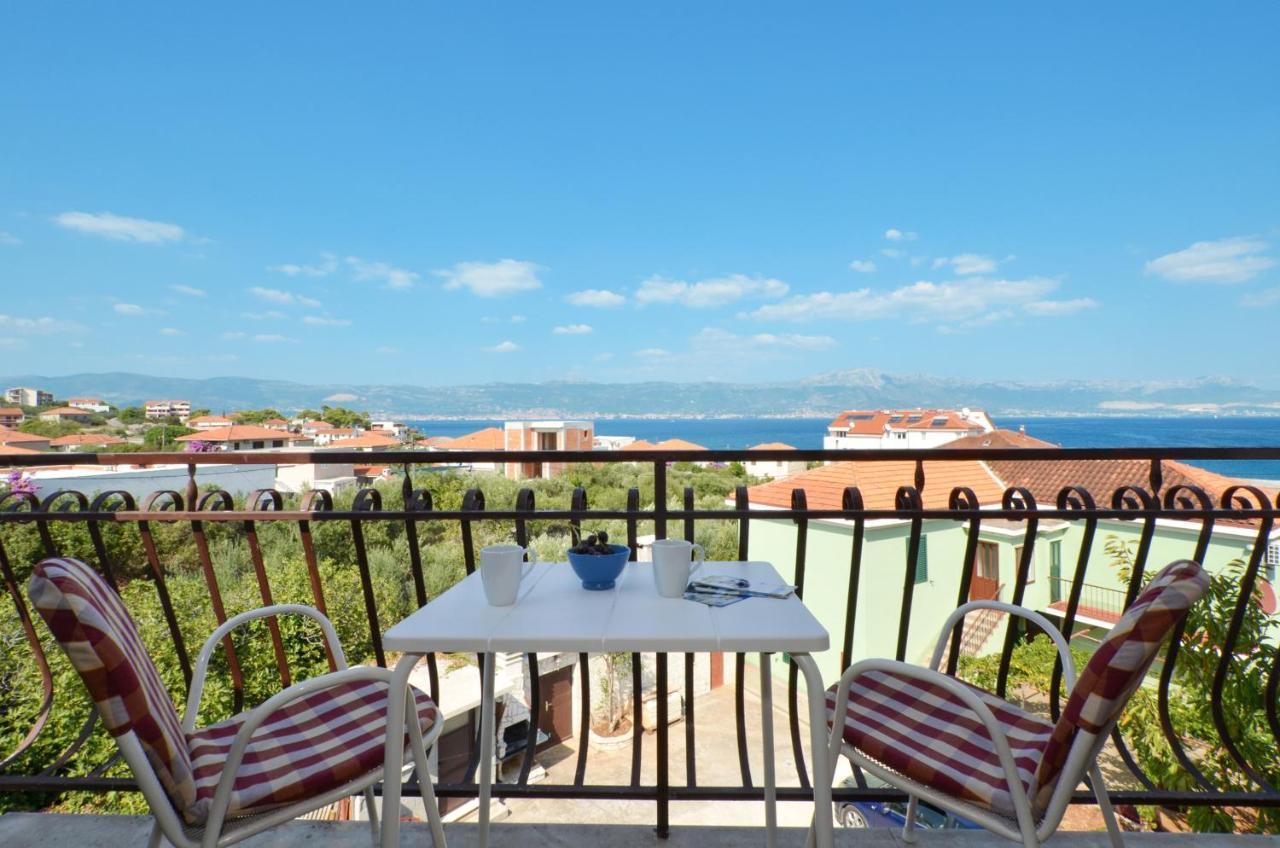Apartments By The Sea Slatine, Ciovo - 12176 Kültér fotó